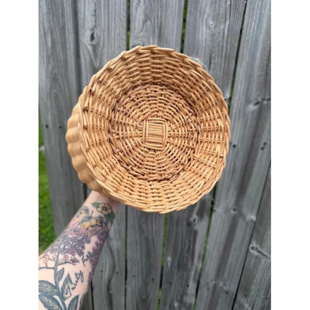 Boho Coastal Woven Wicker Scalloped Rim Vase Tan Rustic Cottagecore Home Decor